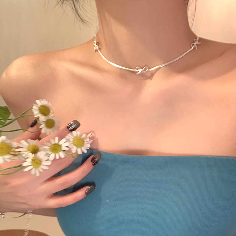 冷感美女银色蝴蝶结choker