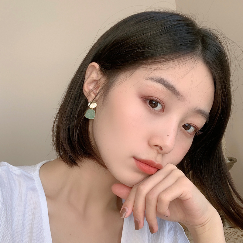 券后13.99元绿野仙踪清新闪闪几何耳环女韩国不规则金属圆片时尚耳钉耳夹R197