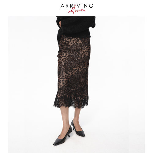 Arriving Arrive 秋季时髦随性豹纹仿醋酸感蕾丝拼接长款半身裙