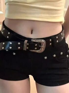 美式辣妹黑色休闲柳钉牛仔短裤女低腰紧身显瘦性感超短包臀热裤夏