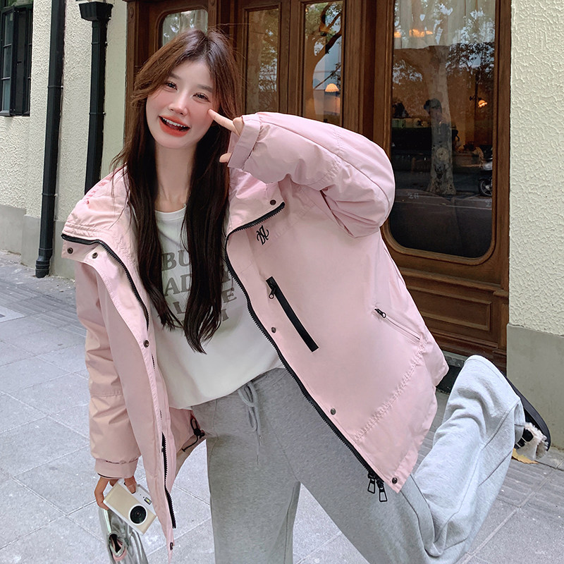 超好看粉色甜美连帽冲锋衣羽绒服女2024冬新款加厚工装短款派克服,女装羽绒服,浙宝293