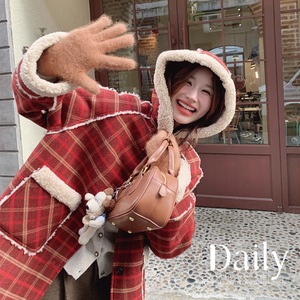 学院风红色格子连帽羊羔毛外套女秋冬2025新款两面穿毛呢大衣短款图片