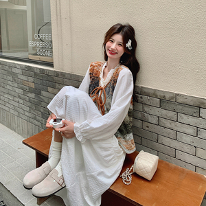 针织马甲白色连衣裙女2025春秋新款法式气质温柔仙女裙图片