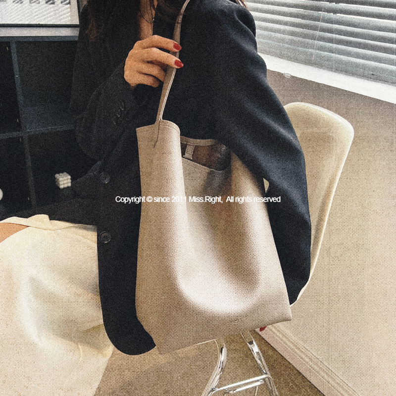 大容量软皮慵懒风单肩水桶包