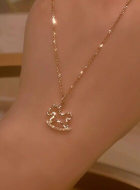 奥特莱斯专柜清仓撤柜捡漏18K金童话小木马锁骨项链高贵气质女配