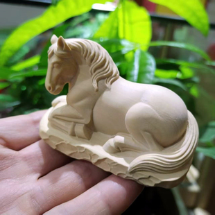 实木马卧地马摆件木雕黄杨木生肖马家居玄关装饰韬光养晦休养生息