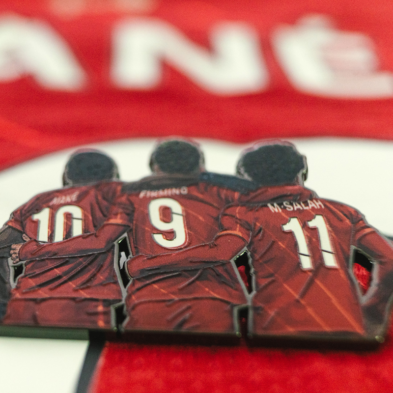 利物浦球迷纪念徽章之三叉戟背影杀