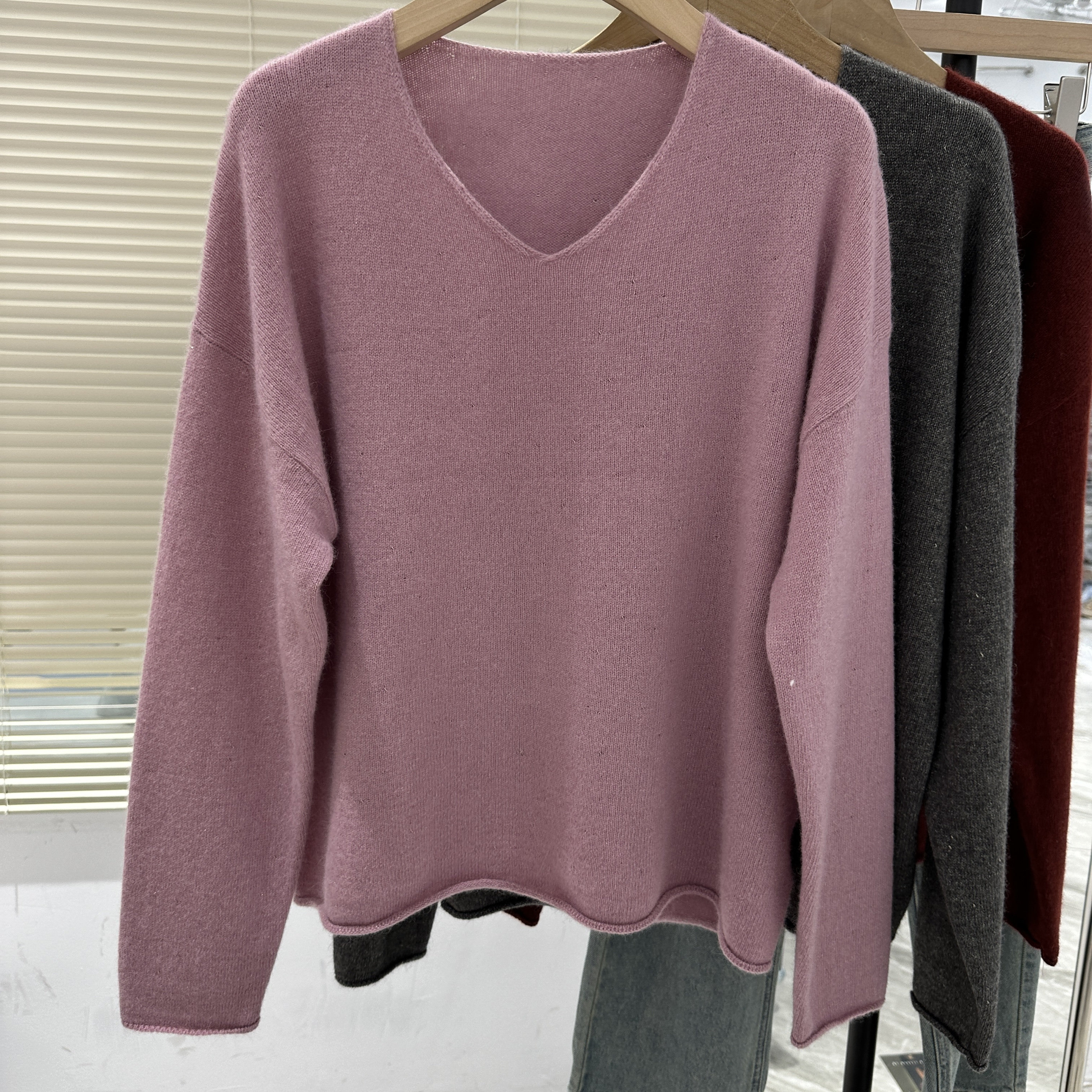 欧洲站024v领无缝柔软纯色金丝线针织女宽松套头显瘦秋冬长袖毛衣