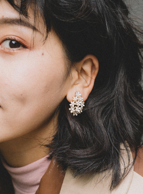 高级感小众花团锦簇无耳洞耳夹耳钉女夏天温柔气质法式耳饰C1301