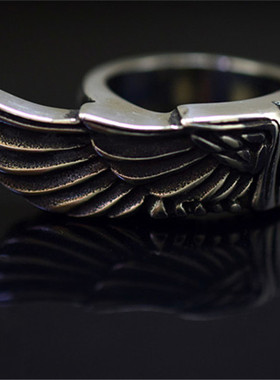 钛钢原创设计风翅膀防身戒指