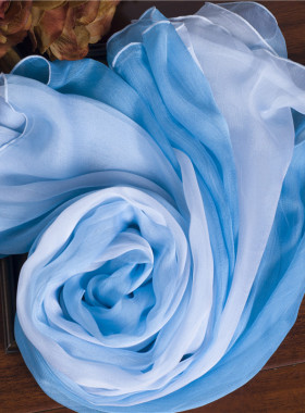 新款蓝色渐变桑蚕丝女长款真丝丝巾高级春季防晒围巾妈妈纱巾系脖