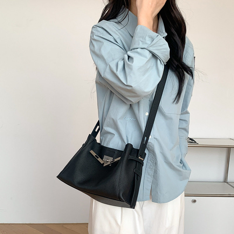 头层牛皮韩系小众高级感手提子母包2026新款锁扣百搭单肩斜挎女包