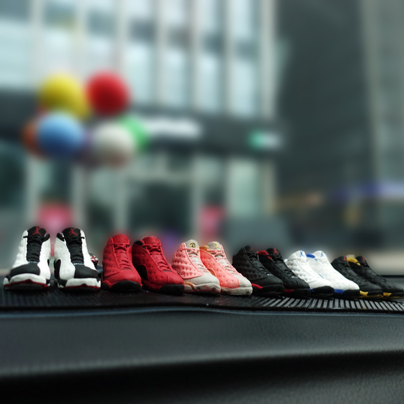 乔丹13代aj13球鞋石膏造型定制改色汽车摆件车载香水鞋控男礼物潮