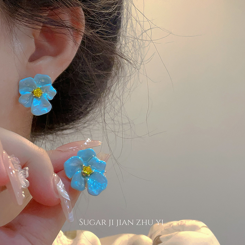 SUGAR 超仙蓝色珐琅花朵耳钉轻奢高级感气质百搭夏日森系耳饰女