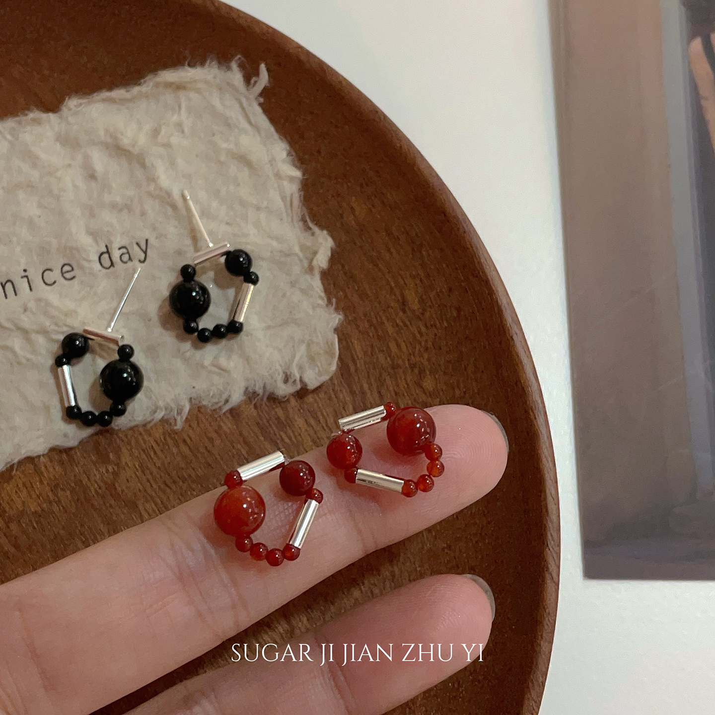超显白~复古红色玉髓玛瑙耳钉简约百搭高级感小众设计通勤耳环女