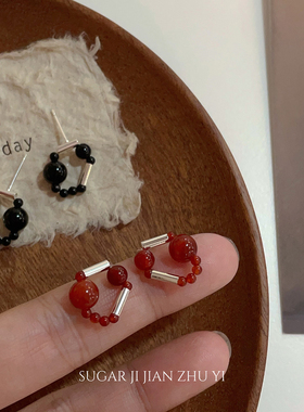 超显白~复古红色玉髓玛瑙耳钉简约百搭高级感小众设计通勤耳环女