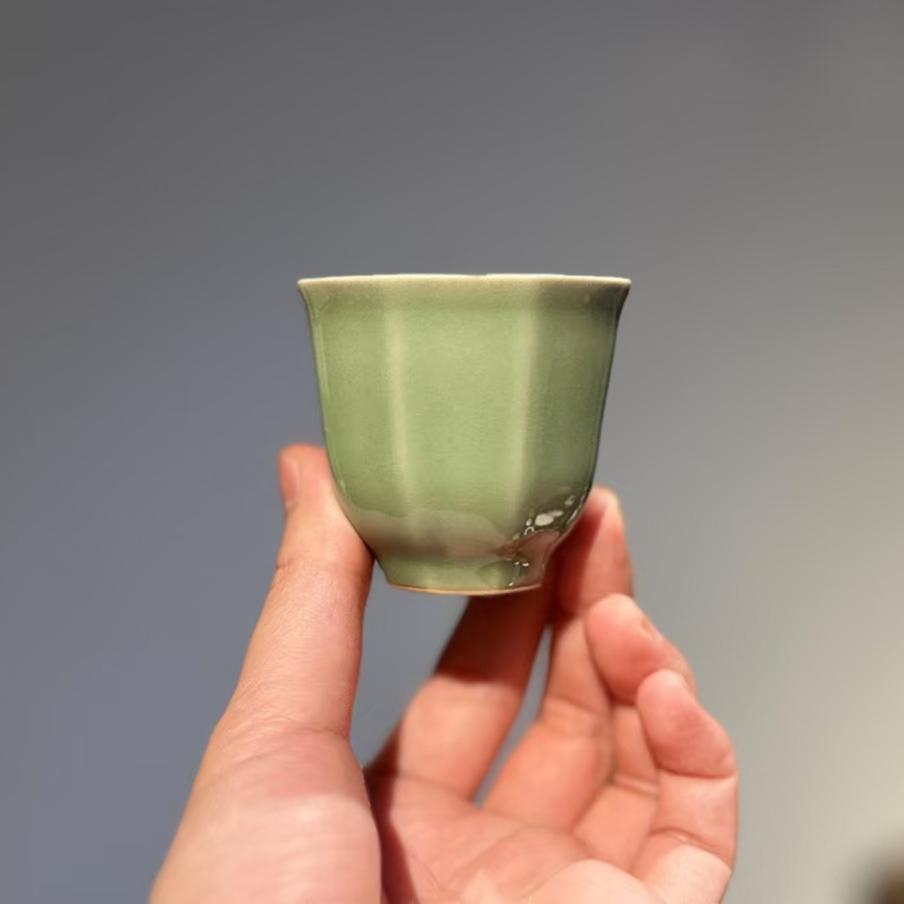 80年代出口海外龙泉青瓷 粉青鳝鱼黄八方铃铛主人杯泡茶品茗杯70c