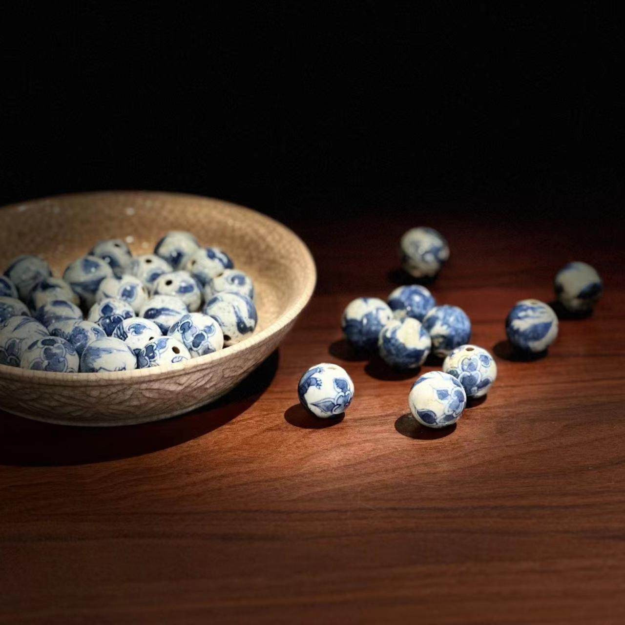清代佛珠手串青花瓷圆形穿孔手绘青花仙鹤古佛麒麟茶席线香插串珠
