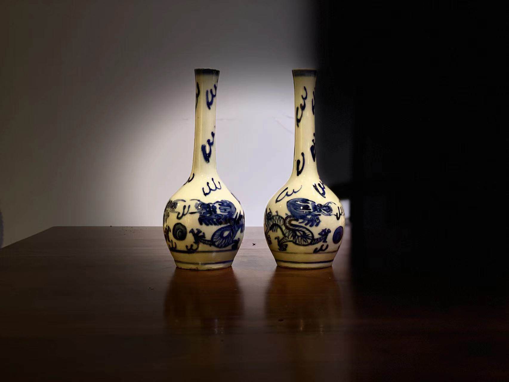 古器物清代康熙时期 手绘青花双龙戏珠长颈瓶 茶席花道插花器赏瓶