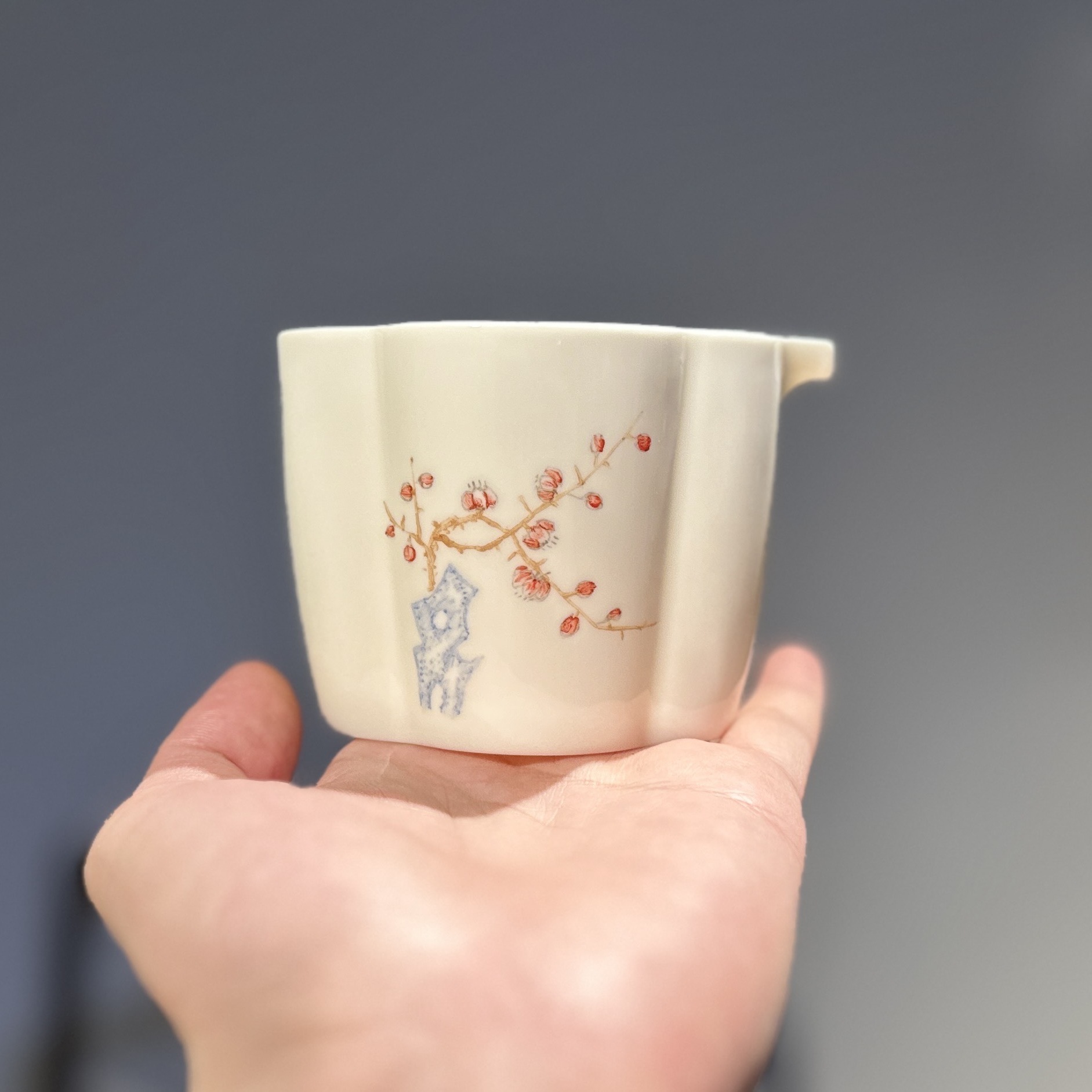 90年代德化白瓷葵口手绘梅花工夫