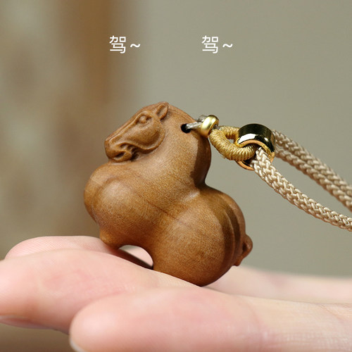 新中式木雕檀香唐马挂饰项链