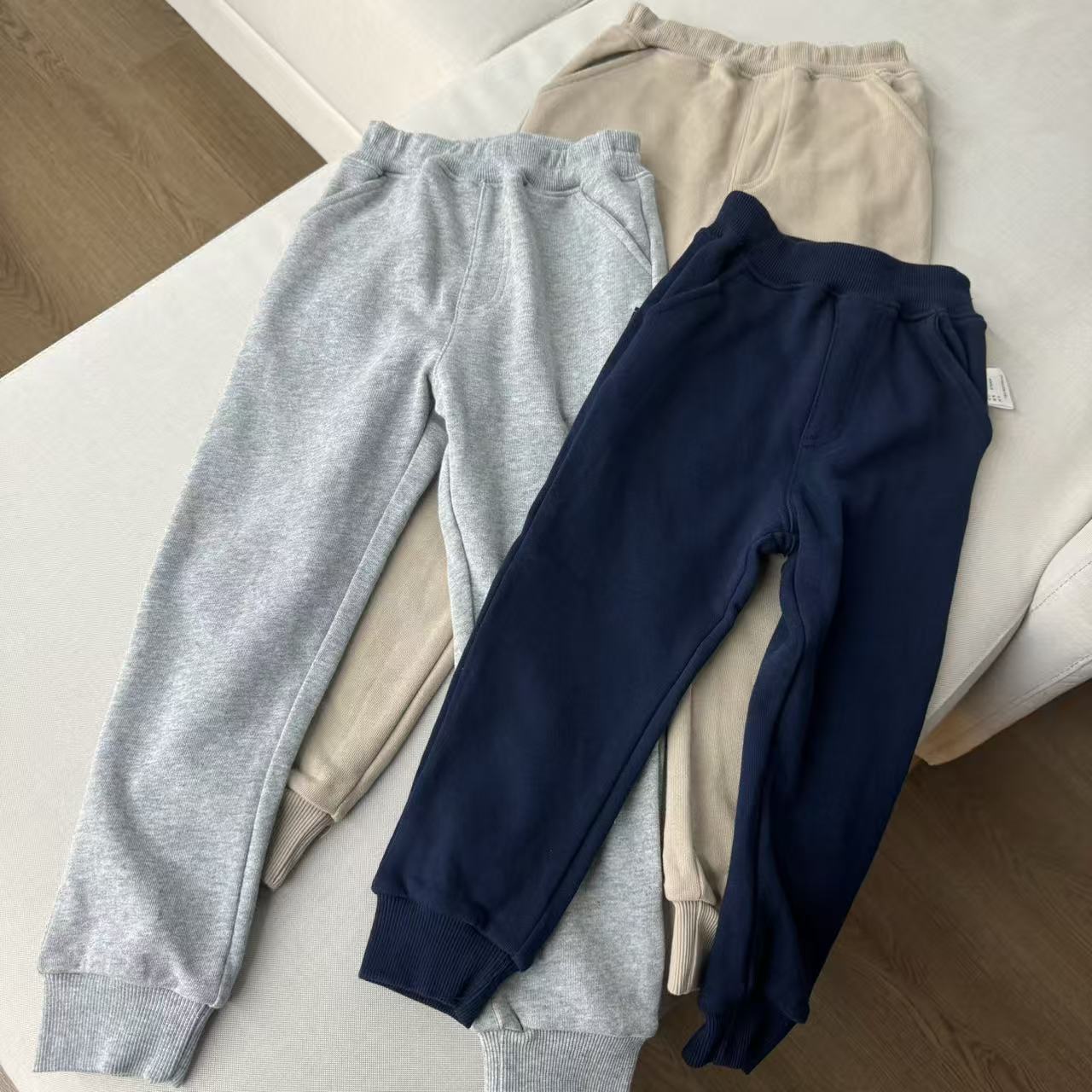 外贸剩余 春款儿童大毛圈运动裤 瘦版男童女童纯棉束脚长裤图片