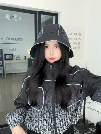 2025夏季新款防晒服连帽短款防紫外线薄外套高级感复古印花时尚女