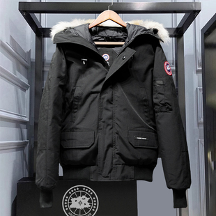 2025冬季新款大鹅飞行员夹克羽绒服男士短款工装保暖抗寒黑色外套