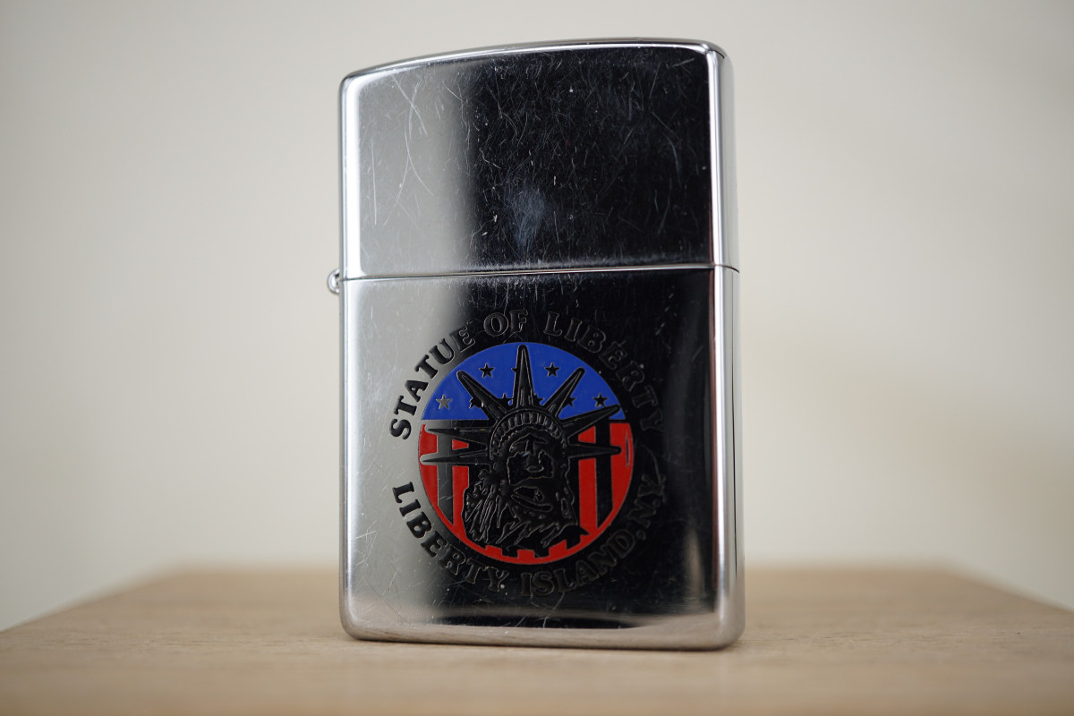 原装正版1993年A二手镜面蚀刻填漆美国自由女神像防风打火机ZIPPO