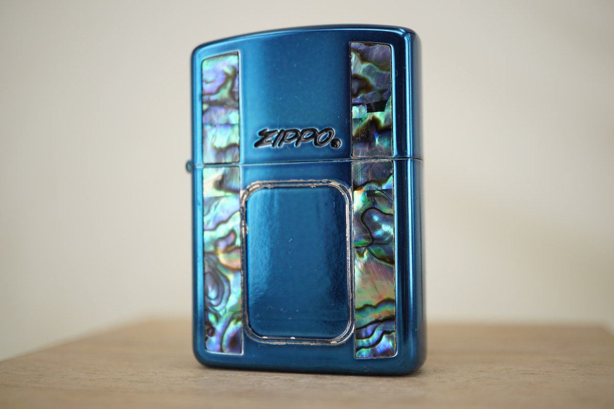 原装正版 2003年J全新蓝冰彩贝条签名框盔甲防风打火机 ZIPPO
