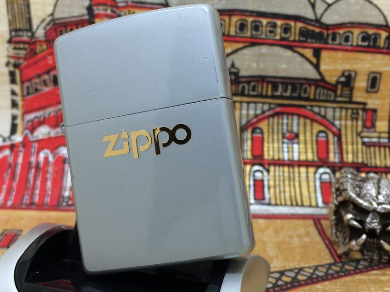 原装正版1997年A全新灰烤漆烫金贴片经典LOGO烟缸礼盒打火机zippo