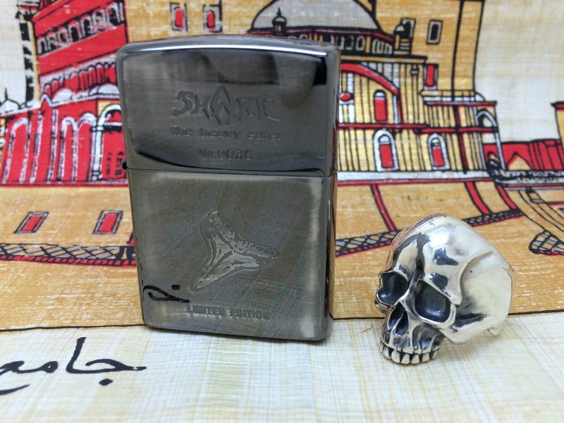 原装正版2001年B全新限量黑钛做旧蚀刻鲨鱼齿霸气礼盒打火机zippo