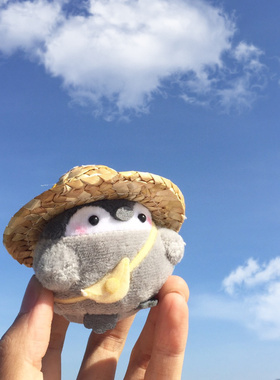 日系迷你呆萌戴草帽渔夫帽企鹅公仔包挂件挂饰玩偶钥匙扣创意礼物