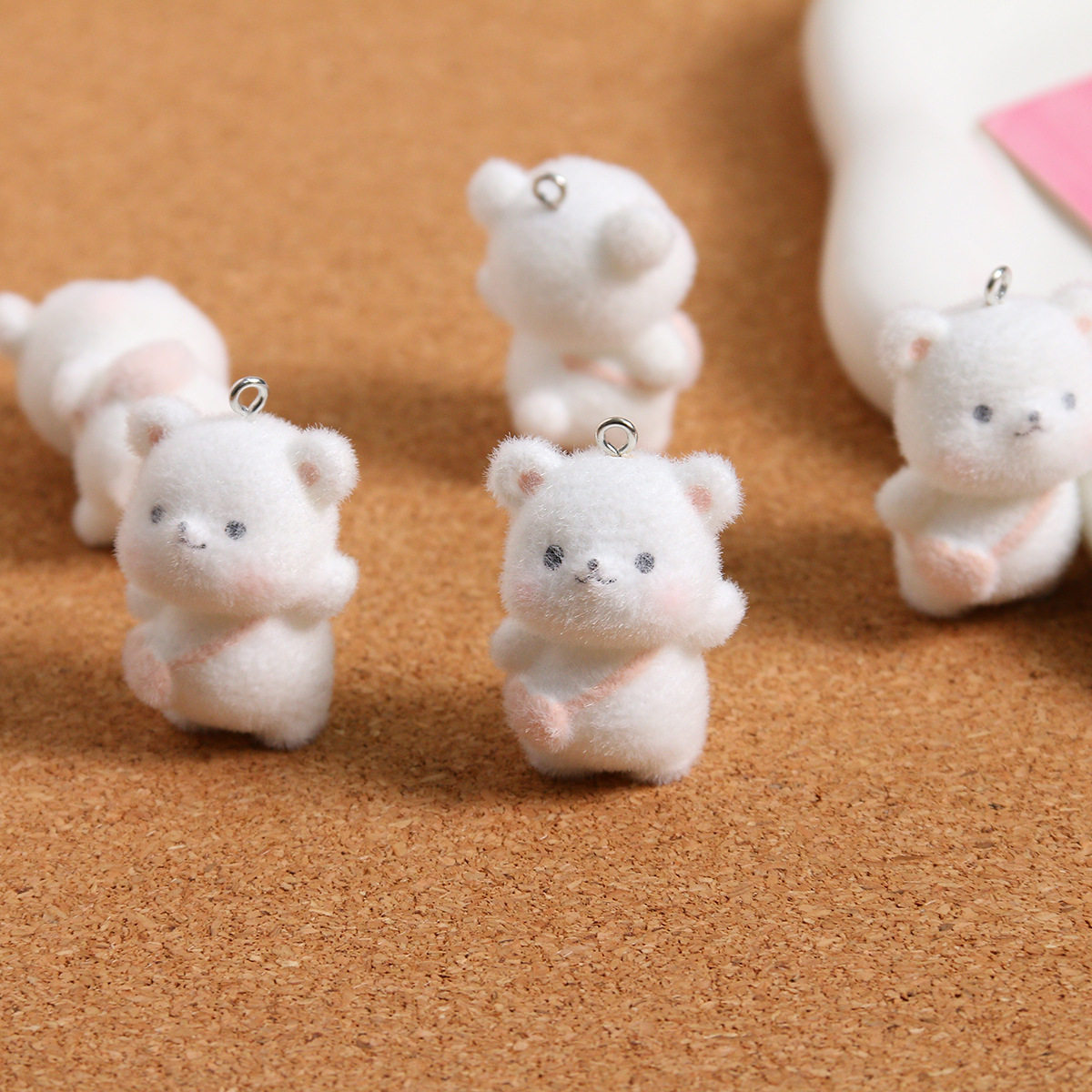 易白白树脂卡通爱心挂件配件