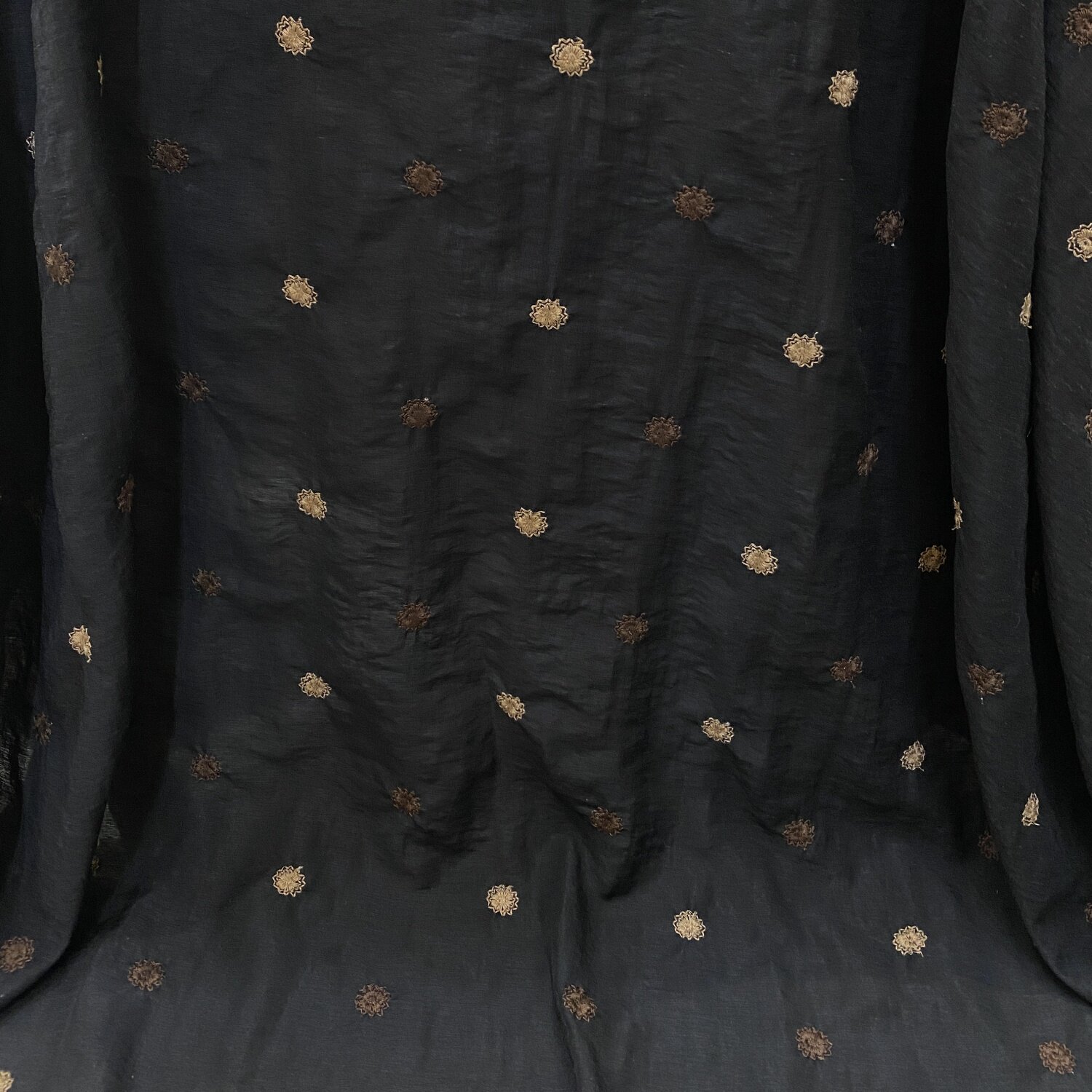 亚麻棉锦纶 绣花工艺 雅黑色 夏款连衣裙半身裙服装面料