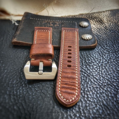 沛纳海棕色复古牛皮表带