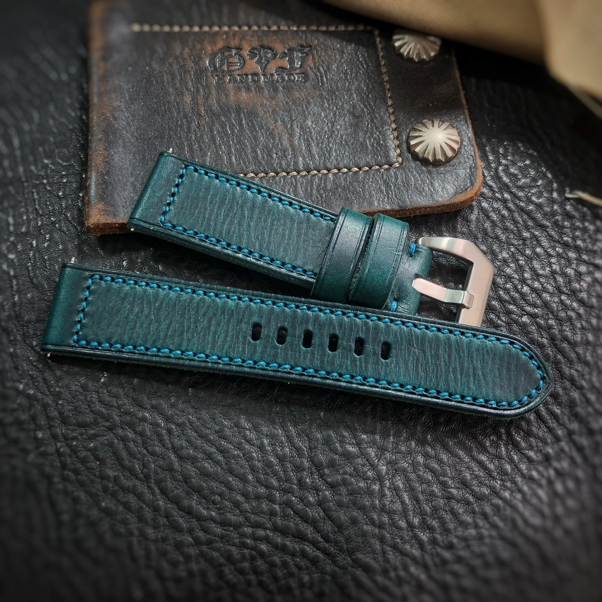 沛纳海蓝色意大利柔软表带