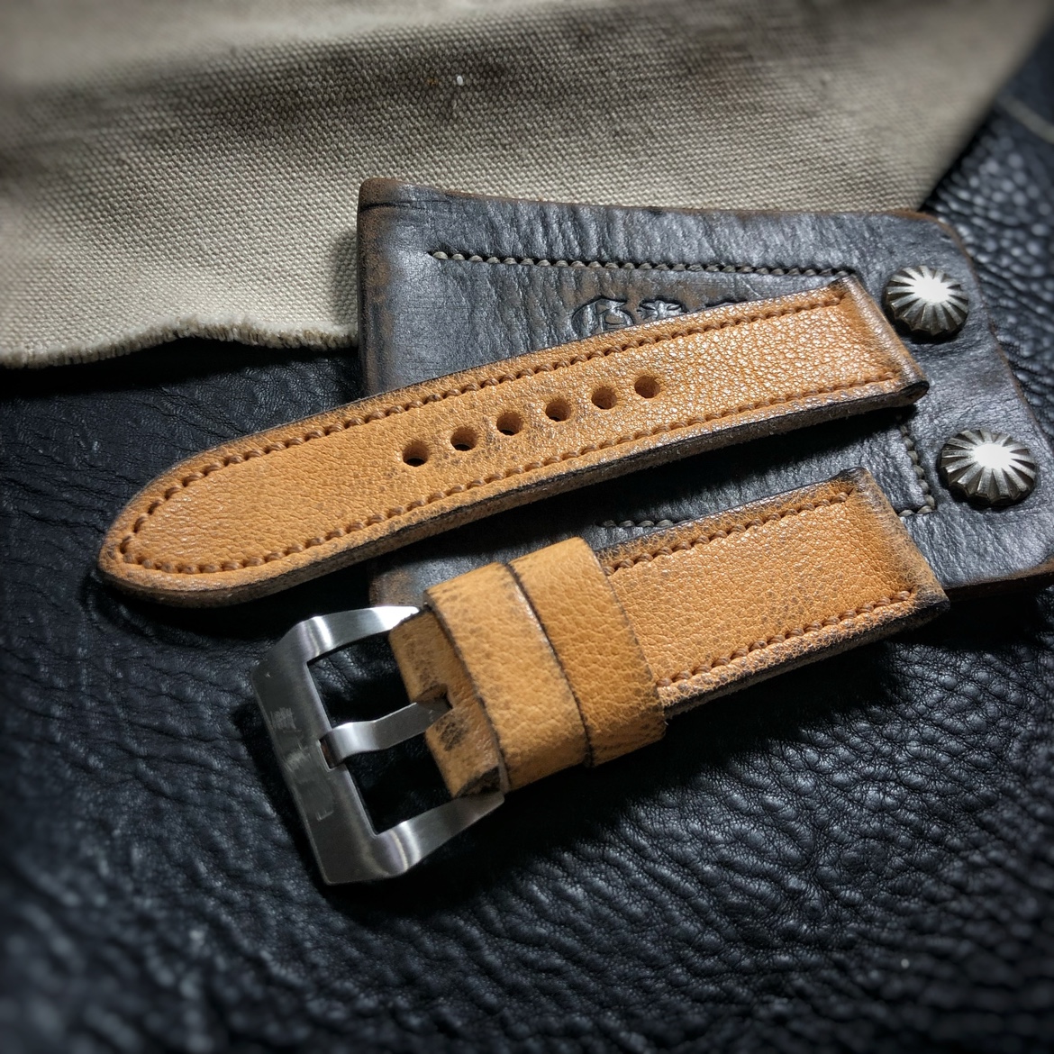 厚实牛皮表带哑光粗狂复古