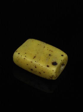 温润鸡油黄老琉璃背云儿19X14X7MM_御0087