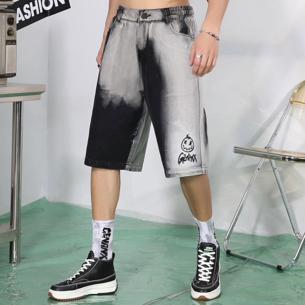 GENANX闪电潮牌休闲裤黑灰渐变印花夏季宽松直筒五分牛仔短裤男潮