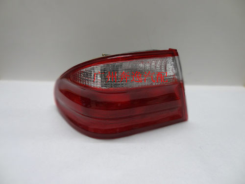 适配奔驰E级w210 E200 E230 E280 E320 后 尾灯 后刹车灯 转弯灯