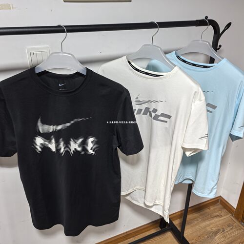 Nike耐克男透气跑步训练速干短袖