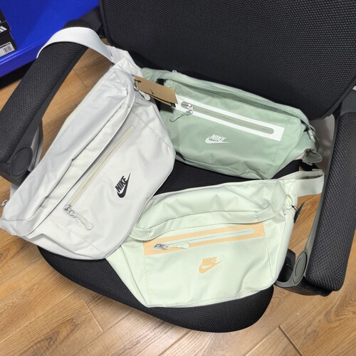NIKE耐克王一博同款男女斜挎腰包