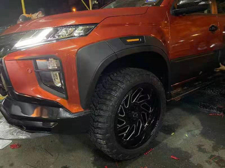 适用于19-21年三菱triton l200皮卡改装带灯轮眉加宽挡泥板装饰板