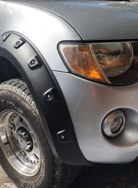 适用于05-14年三菱TRITON L200改装加宽轮眉轮拱装饰板挡泥板防刮