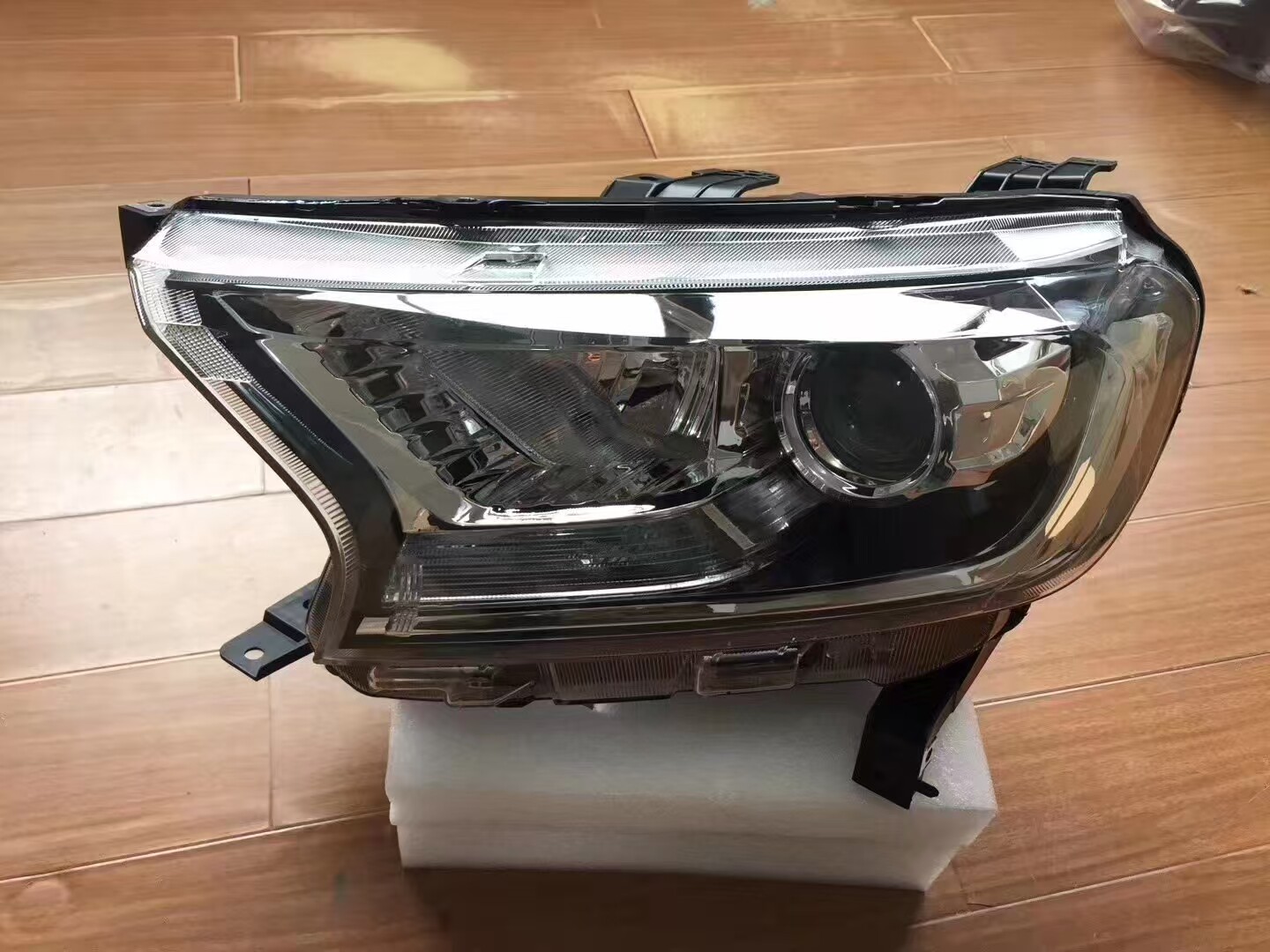 适用于15-21年福特rangerT7T8改装原车款大灯日行灯总成大灯头