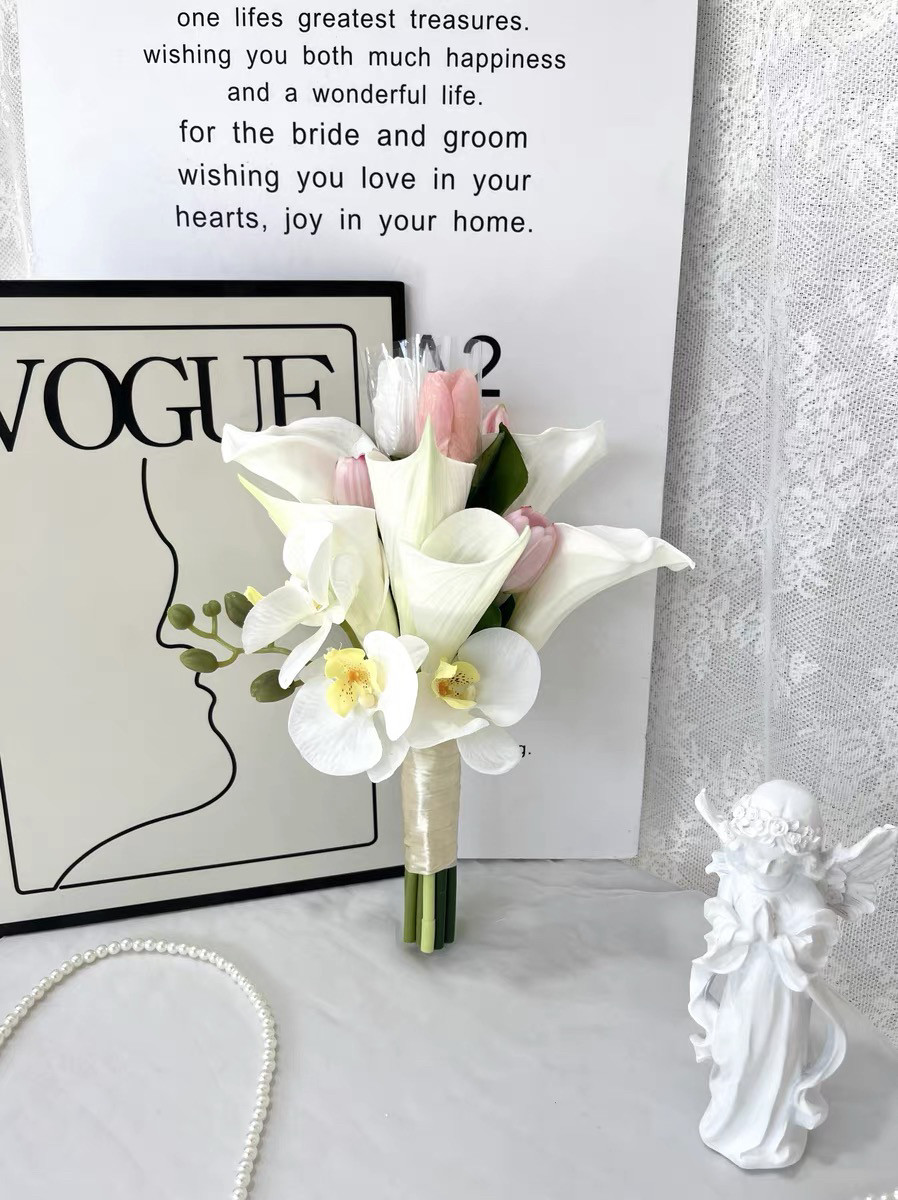 高档韩式新娘结婚婚礼白色仿真郁金香马蹄莲花束情侣领证拍照花束