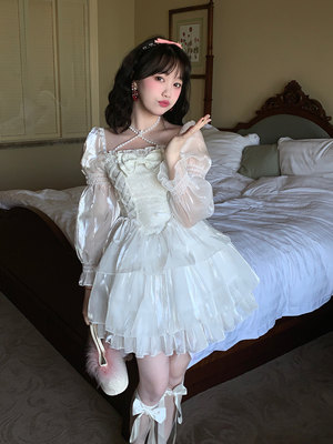 春季温柔甜美白色蕾丝连衣裙