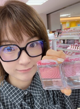 CANMAKE/井田日本爱心浮雕单色腮红自然光泽高光小巧便携带刷子