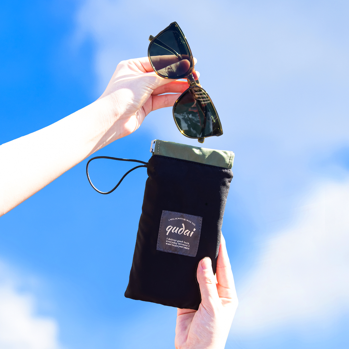 防水百搭夹棉眼镜收纳袋便携可挂